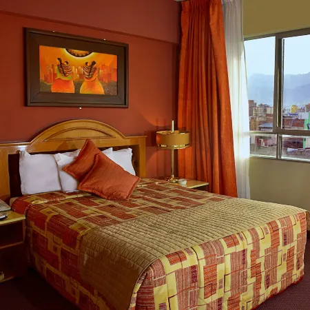 Cesar's Plaza Hotel