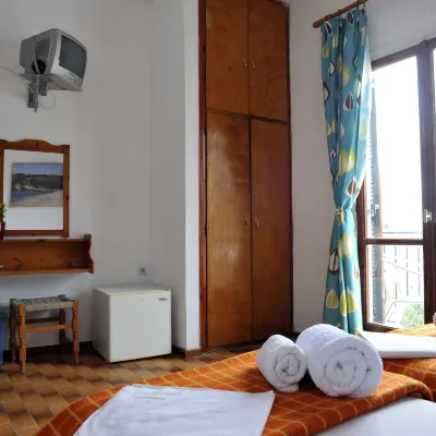Pension Margarita Hotel dekat Pantai Skiathos Plakes