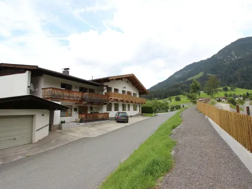 Apartment in Brixen Near Ski Bus - parking
