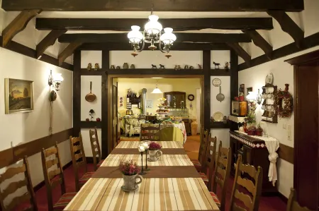 Waldhotel zum Bergsee Damme Отели в г. Дамме