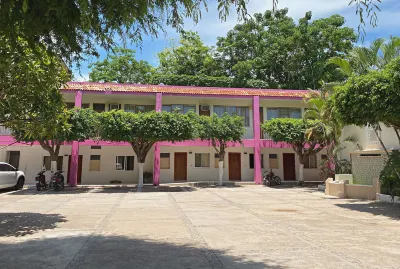 Hotel Gladys فنادق في La Huerta