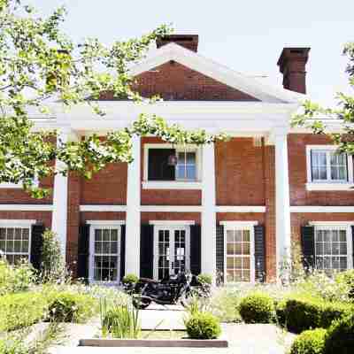 Le Bibló Hotel Exterior