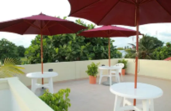 Hanifaru Transit Inn Hotel di Dharavandhoo Island