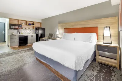 Candlewood Suites Roanoke Airport