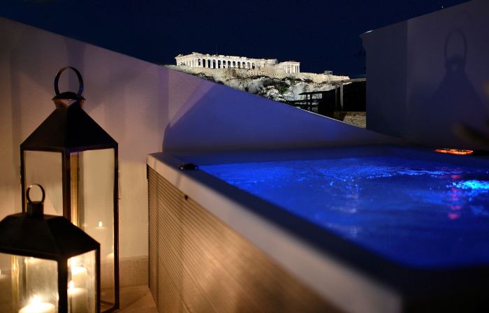 Athinaidos Quarters by K&K