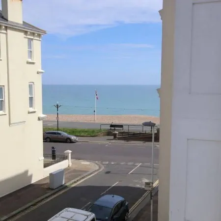Modern Apartment for Contractors & Small Groups by Stones Throw Apartments - Free Parking - Sea View
