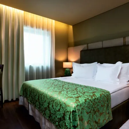 Hotel Jaguar Oporto - Airport to Hotel and City is a Free Shuttle Service