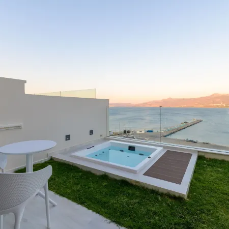 GM Luxury Suites & Spa