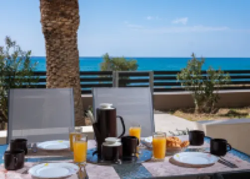 Atalanti Seaside Junior Suites
