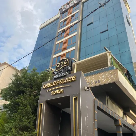 216 Eagle Palace Отели рядом с достопримечательностью «Картал»