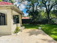 Contemporary 2 bed in Suburbs - 2081 Hotels near Amakhosi Play grounds