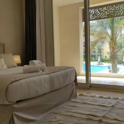 曼格魯維魔法泳池景1卧室海濱公寓 鄰近Mangroovy Beach的酒店