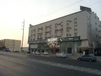 Al Eairy Serviced Apartments Company is a one person company Al Ahsa 2 - Parkplatz