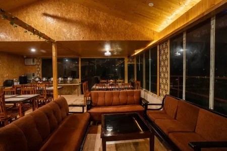 Skywood Resort Отели рядом с Аэропорт Шимла