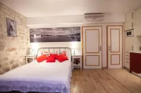 أبارتمنت آند روم أورسا