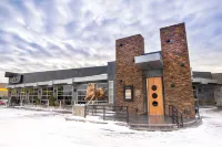 Sandman Hotel Edmonton West - ที่มีบาร์