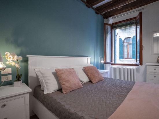 Dorsoduro Suite 1241 by Wonderful Italy