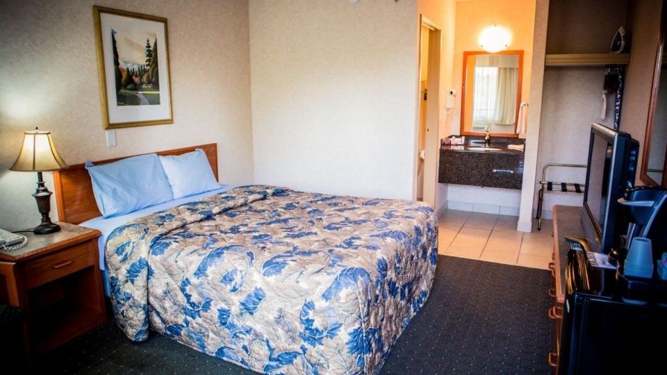 Langley Hwy Hotel