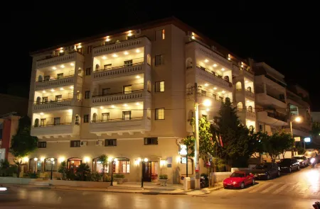 Elina Hotel Apartments Отели в г. Pigianos Kampos