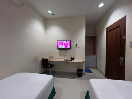 Hotel Cepu Indah 2 Отели в г. Чепу