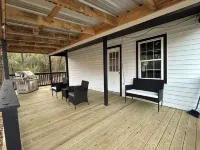 Charming 1-bedroom house in Ore City with WiFi