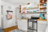 Bright & Trendy Cottage Close to Downtown Albany & Near OSU, Sleeps 4 Hôtels à : Albany