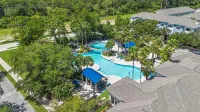 Modern Living with Yoga Studio and Jogging Trail - Stylish Oasis Hotels in Westchase