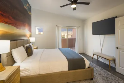Stunning Mountain Views and Heated Pool - Charming Getaway