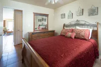 Cozy Living Space and Private Balcony - Charming Getaway