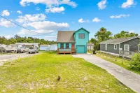 Dog-friendly home with gas grill, arcade machine, deck, & TV - close to ocean
