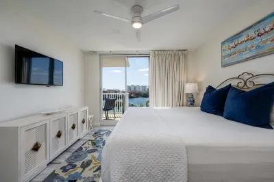 Gulf Views and Wrap-Around Balcony - Stunning Coastal Oasis Hotels in der Nähe von Northwest Florida State College