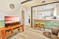 Charming Cottage with Spacious Backyard - Inviting Hill Country Escape