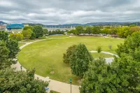 Amazing Chic - One Block from Bridge, Restaurants, Museum