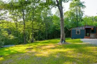 Mini Wood Stove and Fresh Eggs Collection - Charming Rustic Escape Hotels in McDonald County