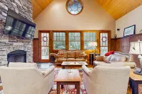 Tuckaway Retreat Hotels near Noon