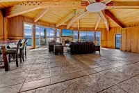 Electric Grill and Community Pool Access - Charming Retreat Hotels in Kings Beach