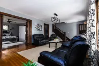 5Br, 1.5 BA Close to Niagara Falls State Park Hotels in Lewiston
