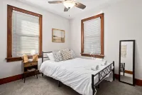 Vintage Charm with Cozy Outdoor Oasis - Enchanting Stylish Retreat Hotels in Spring Bay Township