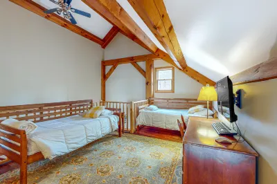 Moosehead Lodge Hotels near Moosehead Lake