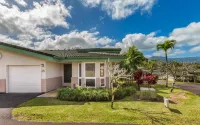Heated Pool and Mountain Views - Stunning Tropical Sanctuary