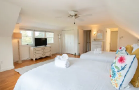 Sprawling Yard and Inviting Space - Charming Family Retreat 奧爾良酒店