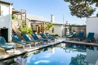 Beach Views -Camps Bay Village