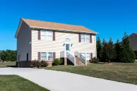 4 minutes to Liberty University Hotels near Lynchburg Regional Airport