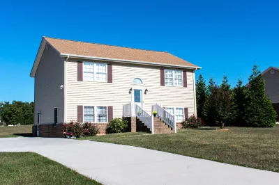 4 minutes to Liberty University Hotels near Lynchburg Regional Airport