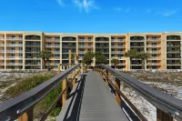 Free Beach Service, 2 Master Suites, Bunkroom, Million $$ View!