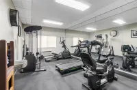 Best Western Plus JFK Inn  Suites - Phòng tập thể hình