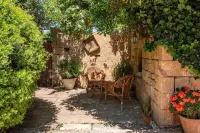 Casa Ventuno Hotels near Chiesa e Convento dei Cappuccini