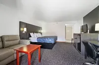 Chicago Club Inn & Suite Hotels in Westmont