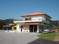 Guesthouse & Beach Cafe Fuego, Hostel فنادق في هايوغا