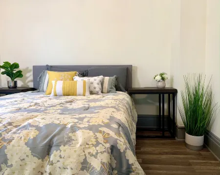 The Hennepin House-Private Yard &Parking Отели в г. Льюистон